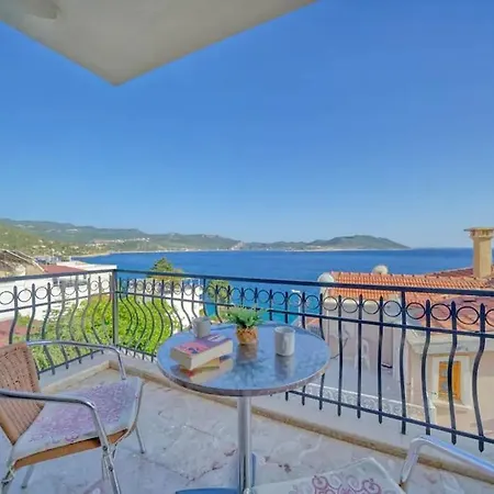 Kas'in Tam Merkezinde Denize Sifir Luks Apart Apartament