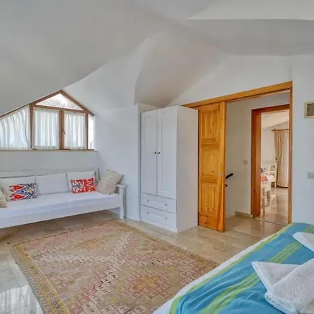 Kas'in Tam Merkezinde Denize Sifir Luks Apart Apartament