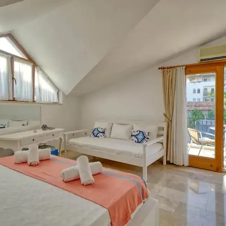 Apartament Kas'in Tam Merkezinde Denize Sifir Luks Apart