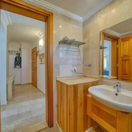 Kas'in Tam Merkezinde Denize Sifir Luks Apart Apartament
