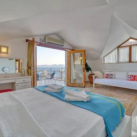 Apartament Kas'in Tam Merkezinde Denize Sifir Luks Apart *